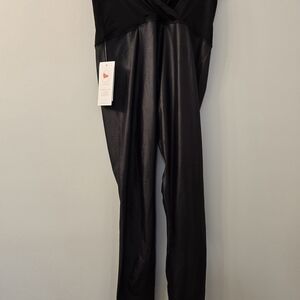 NWT Isabel Maternity Crossover Panel Leggings in Black Size Medium